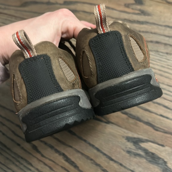 Keen waterproof hiking shoes in size 7.5 - Picture 7 of 9